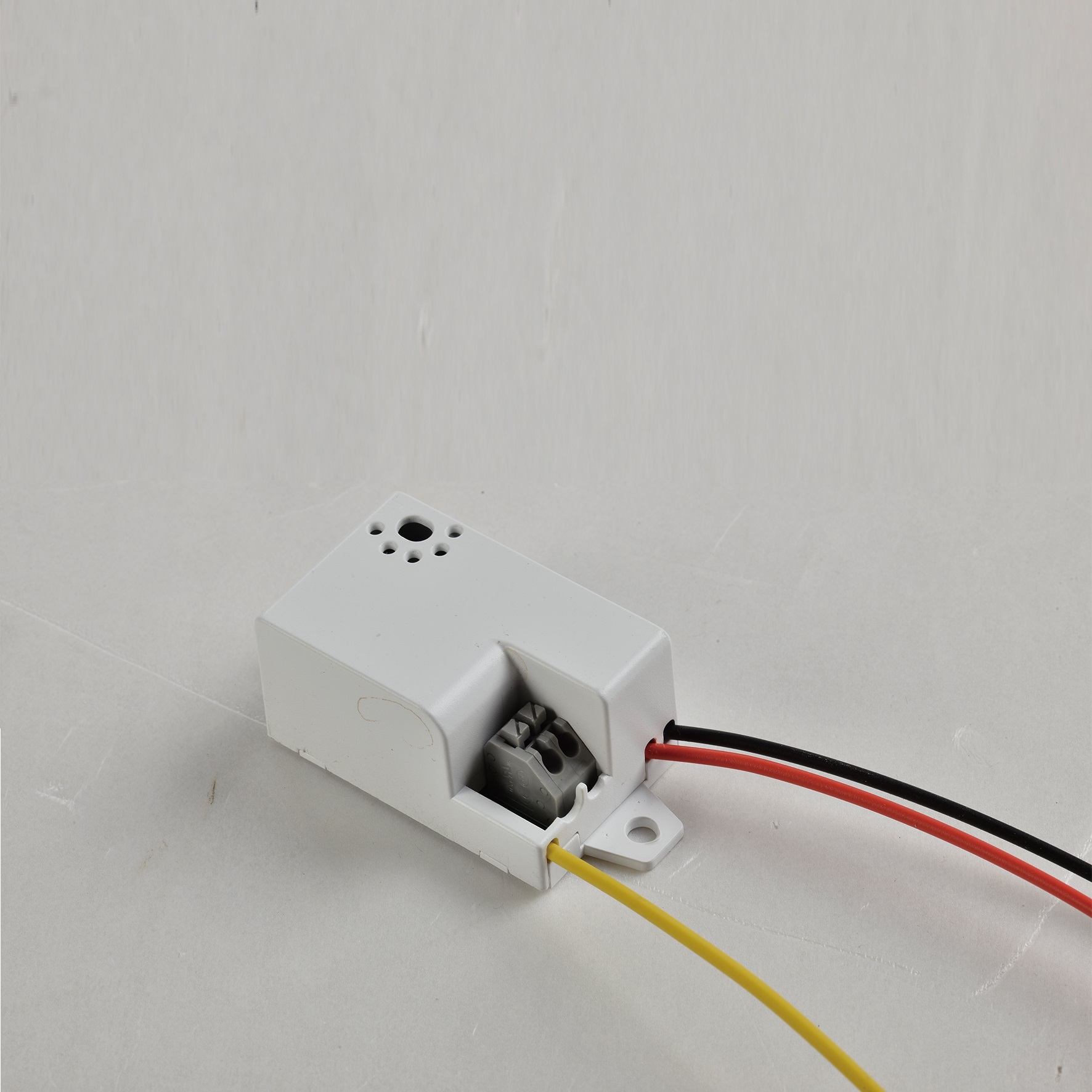 The built-in sound control switch module of the ceiling lamp is a hidden sound-light control delay switch
