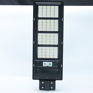 Integrated LED solar street lamp with diamond in residential courtyard