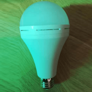 LED Plastic Clad Aluminum Light Bulb