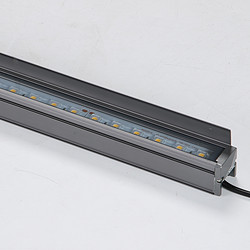 Highlighted LED line light for outdoor landscape