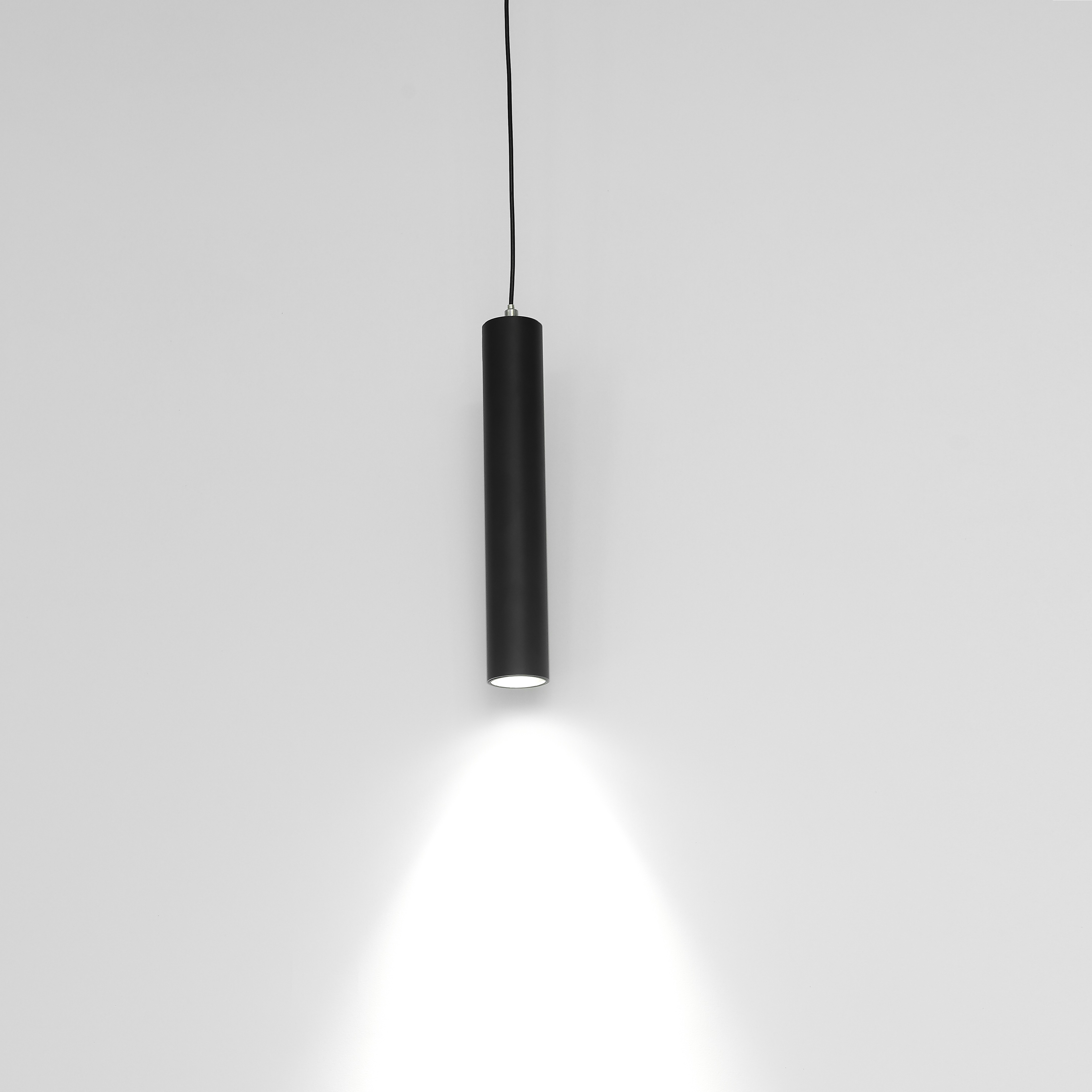 Nordic industrial wind, modern and creative personality, bright spotlights