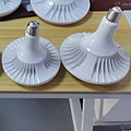Die-cast aluminum high-light screw-tip flying saucer LED bulb lamp