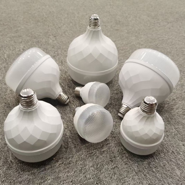 Constant current light attenuation small plastic coated aluminum high color display spherical bubbles