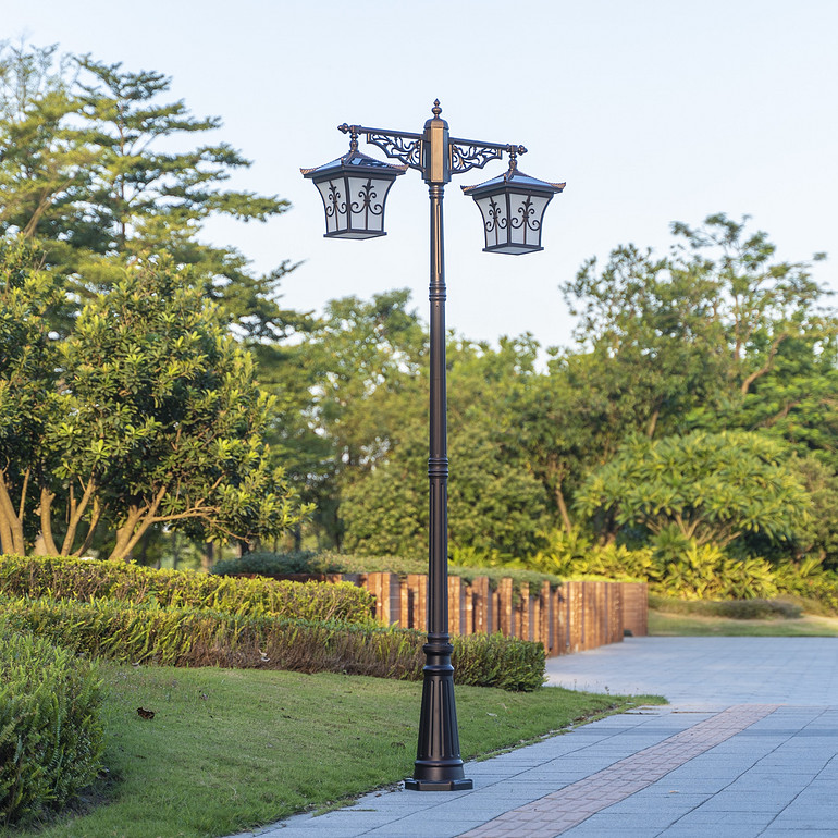 Chinese outdoor retro waterproof street lamp