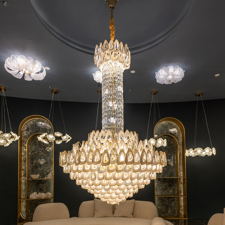 Luxurious living room European crystal chandelier