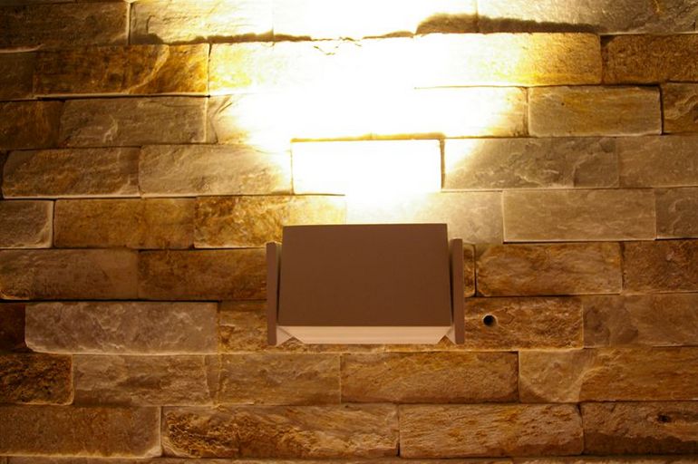 Outdoor Wall Lamp