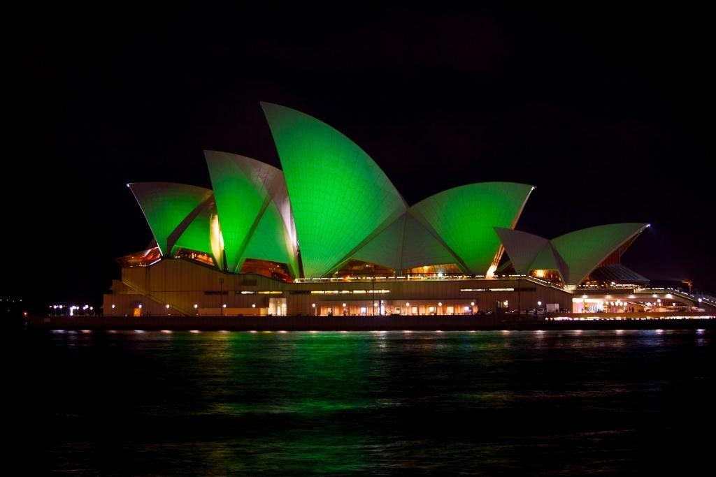 Sydney Opera House Save Energy in LED Lighting