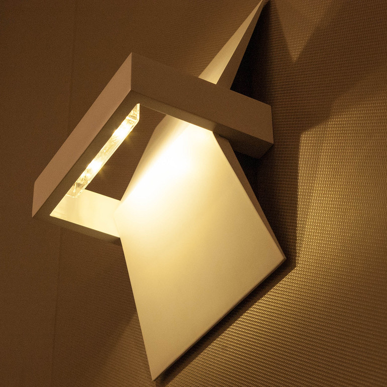 Wall lamp