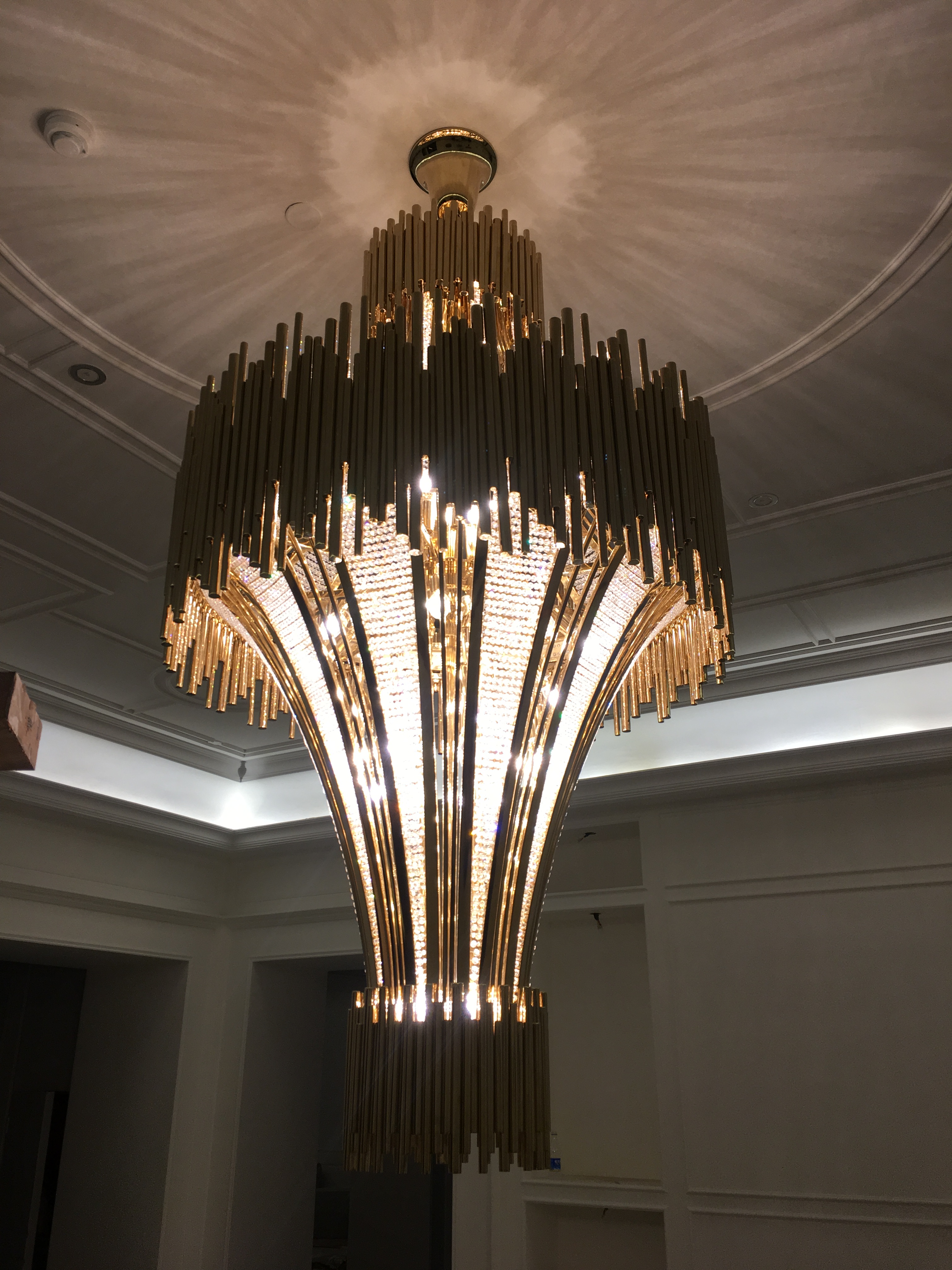 ART LAMP Modern interior steel, gilded, large golden hall Chandelier