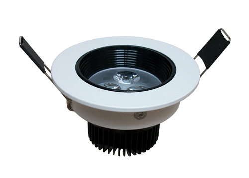 What Are Differences Between LED Ceiling Spot Light and Spot Light?