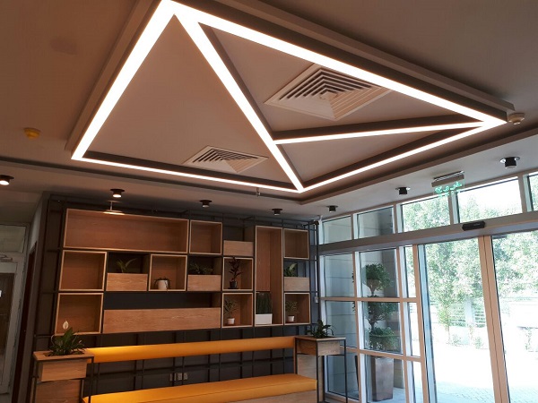 The versatile modular lighting system, which is designed for creating unimaginable light architectures