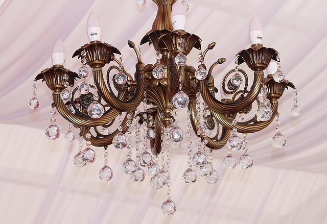 What Chandelier Is Better Installed in the Living Room?