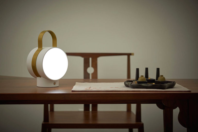 TAKE A WAY: A Portable Lamp Inspired by Railway Station Lanterns