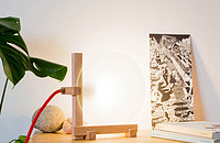 A Simple Lamp that Requires No Hardware by Emmanuel Gonzalez