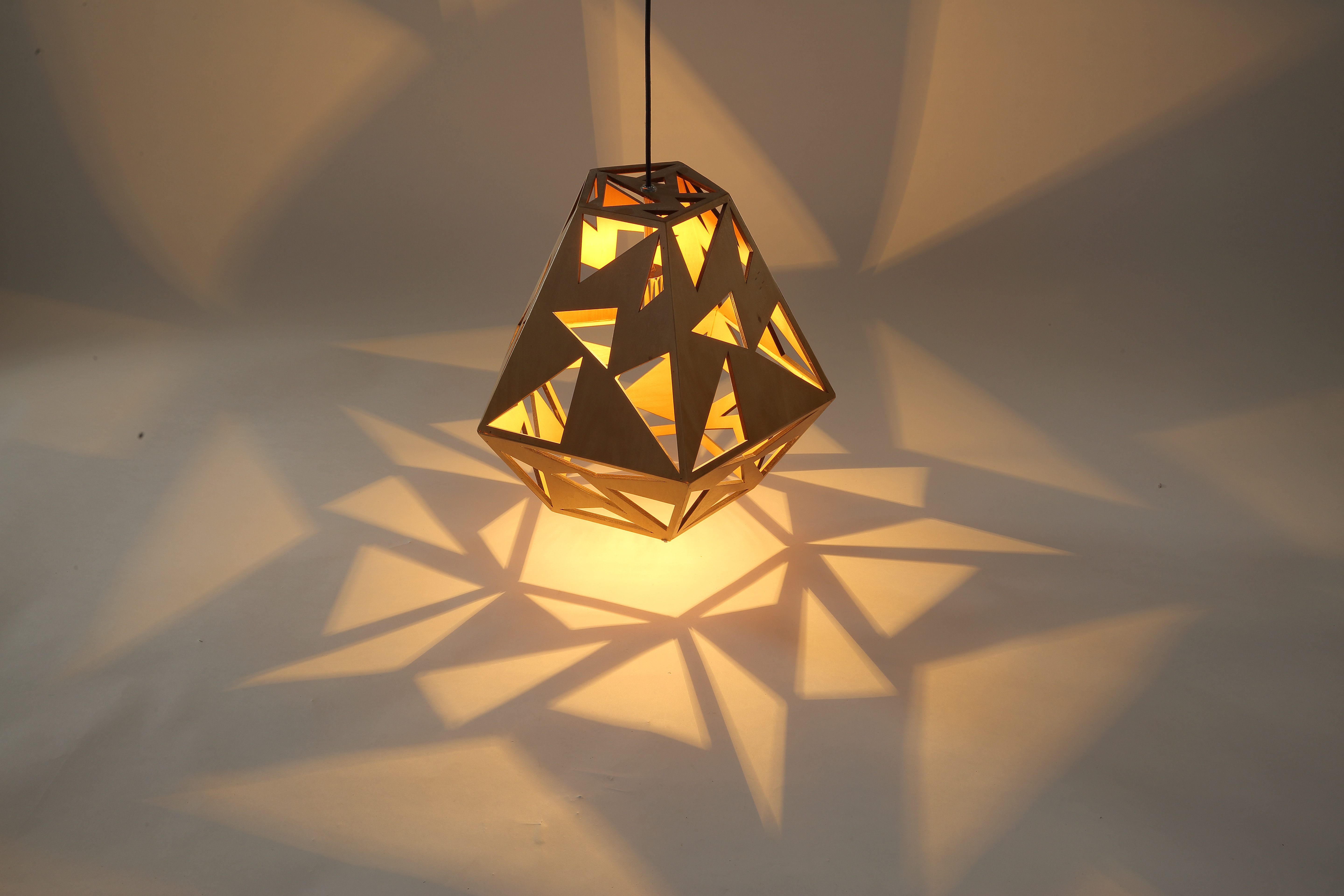 Harmonious Matching of Metal Chandelier with Simple Style