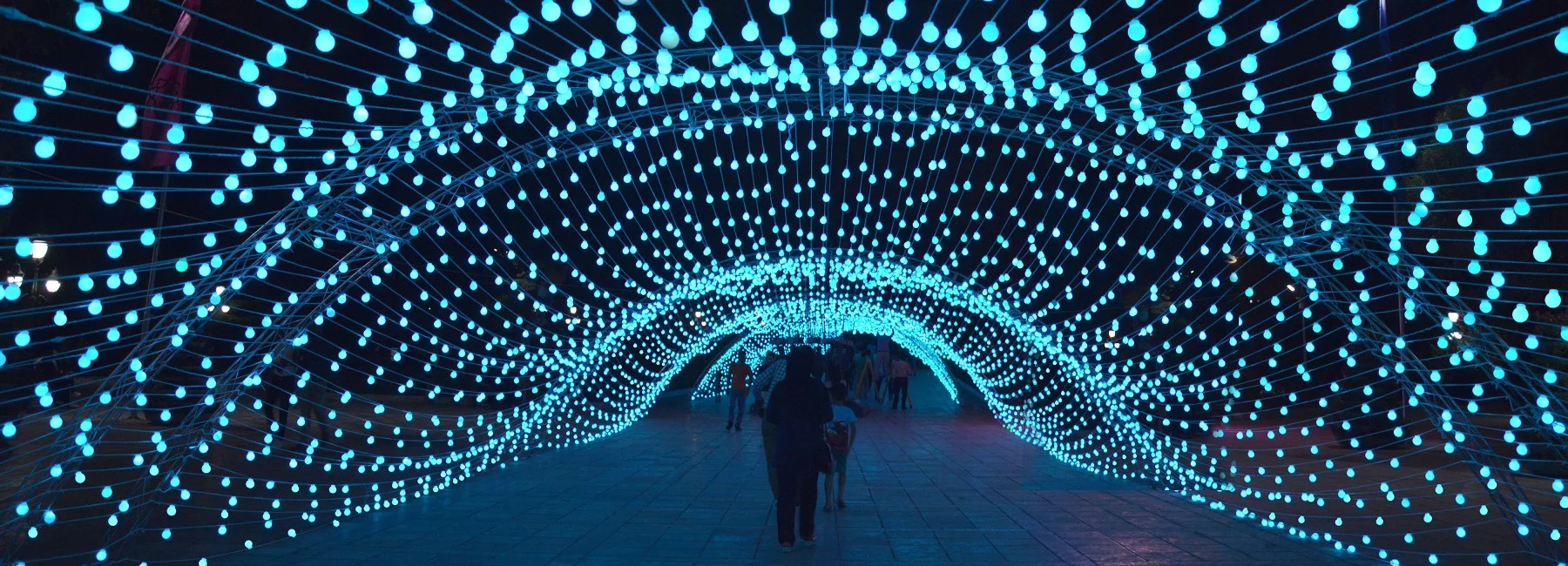 AEPioneer Installs An Immersive 80m-long Light Tunnel In Tehran
