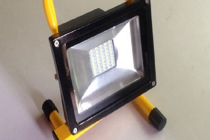 What Are The Advantages Of A Rechargeable Floodlight