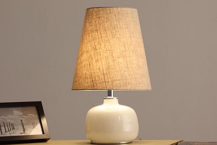 Nordic Modern Contracted Desk Lamp Becomes The Favorite Of Masses