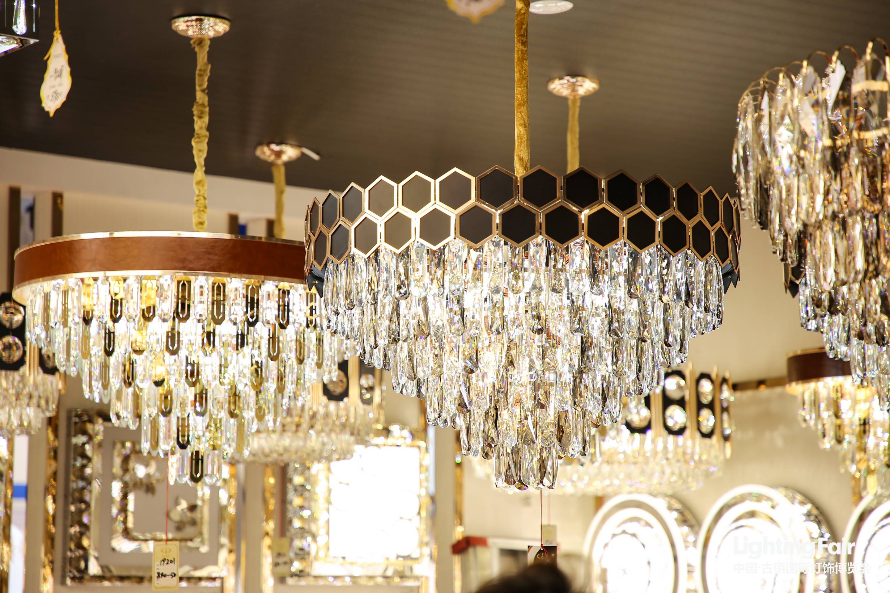 Features and Advantages of French-style Crystal Chandelier 