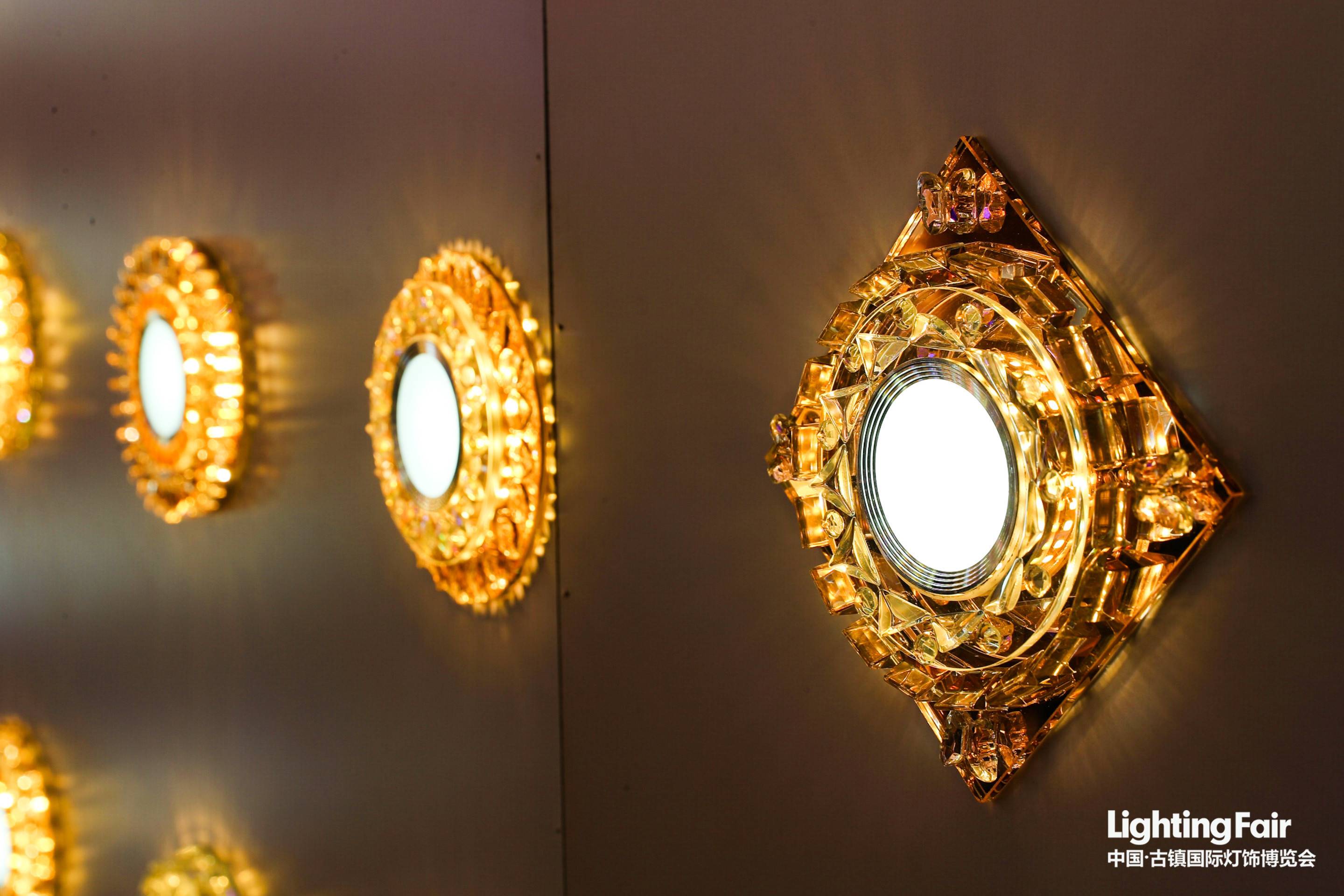 The View Of Everybody To Wall Of Lamp Of Outdoor Restoring Ancient Ways
