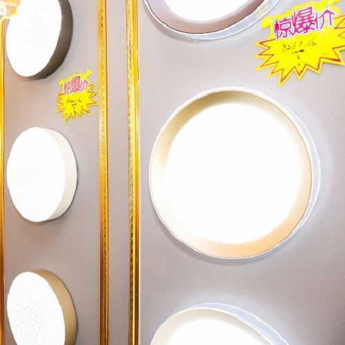 What to Pay Attention to When Buying a Minimalist Living Room Ceiling Light