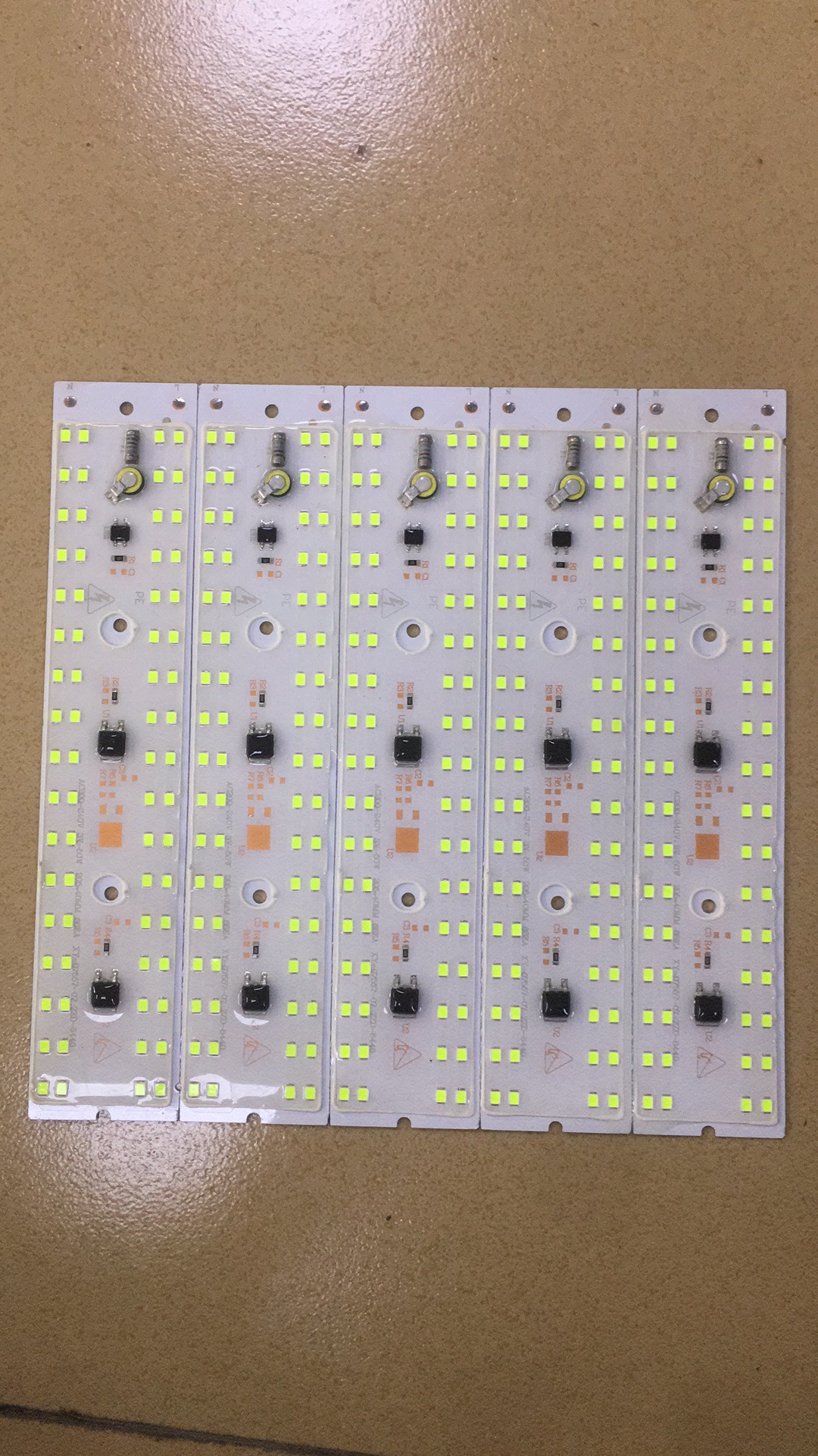 Iodine tungsten lamp source plate green light