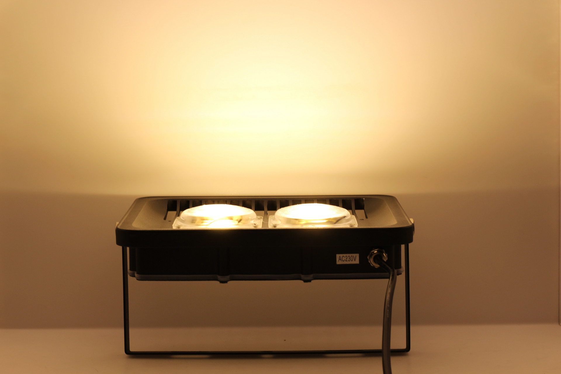 How to Choose LED Explosion-proof Floodlight?