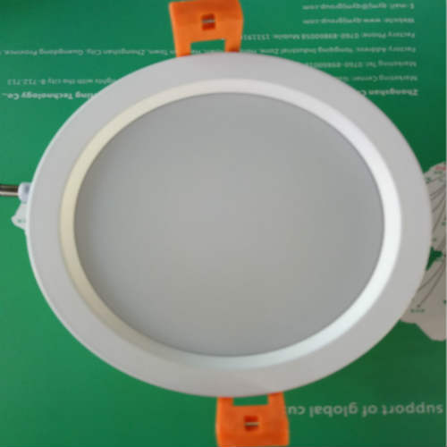 Simple modern white-edged concealed panel lamp