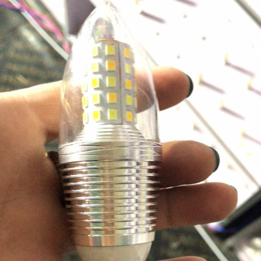Silver pointed candle bulb