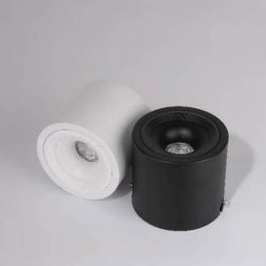 Simple black/white thread-edged Spotlight