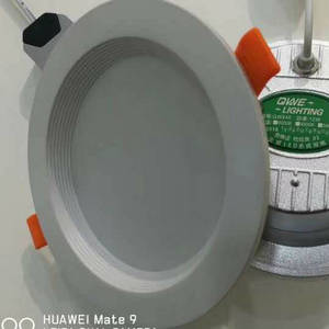 Classic circular threaded edge LED down lamp