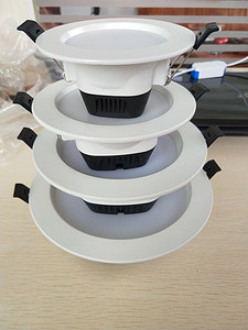 Simple multi-size Milky white-edged circular die-casting Down lamp