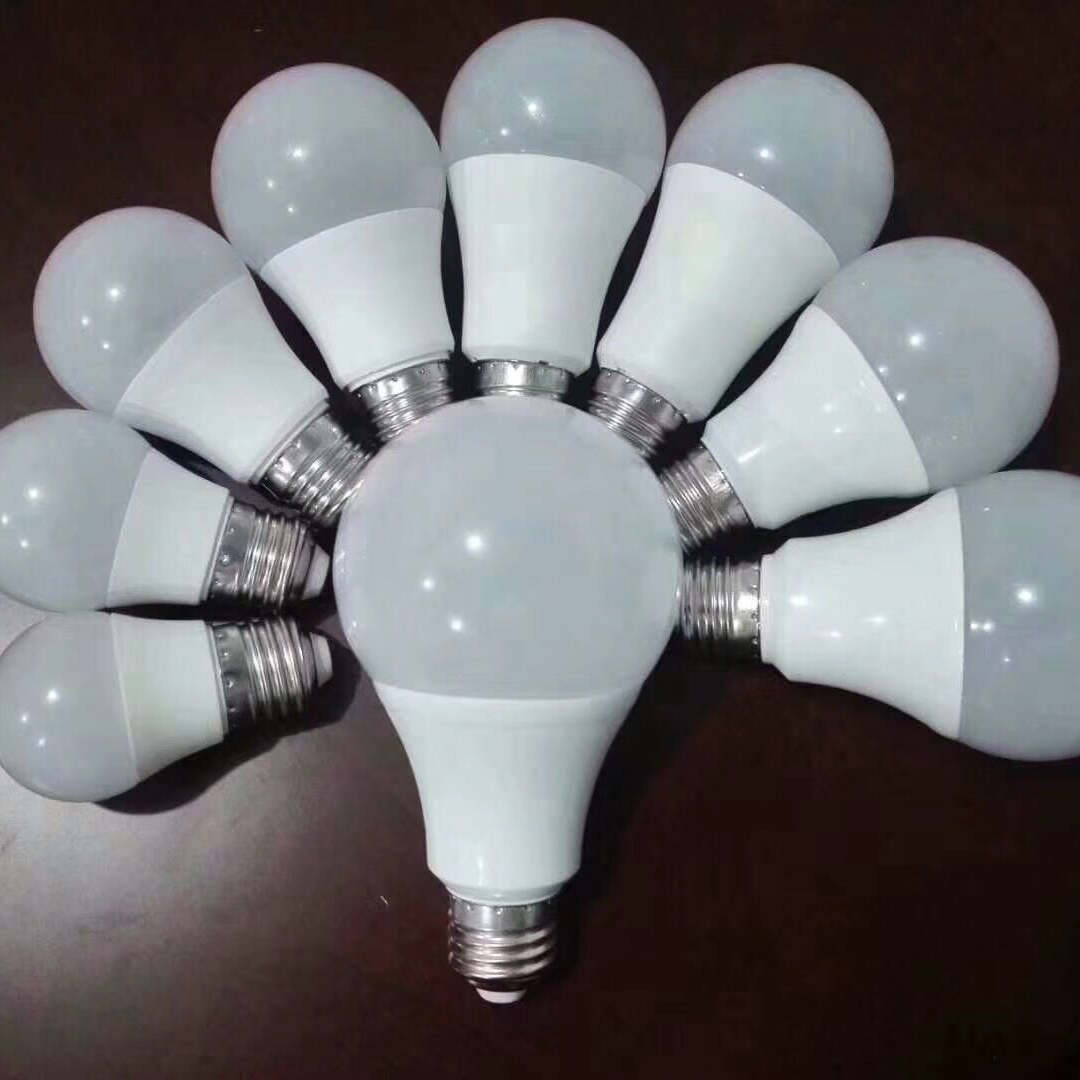 Simple B-type multi-size white LED bulb