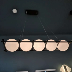 Modern Personality Simple Ball Bulb Chandelier