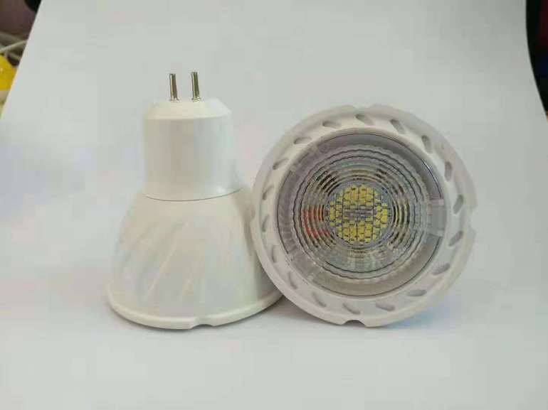 Simple white spiral LED lamp cup