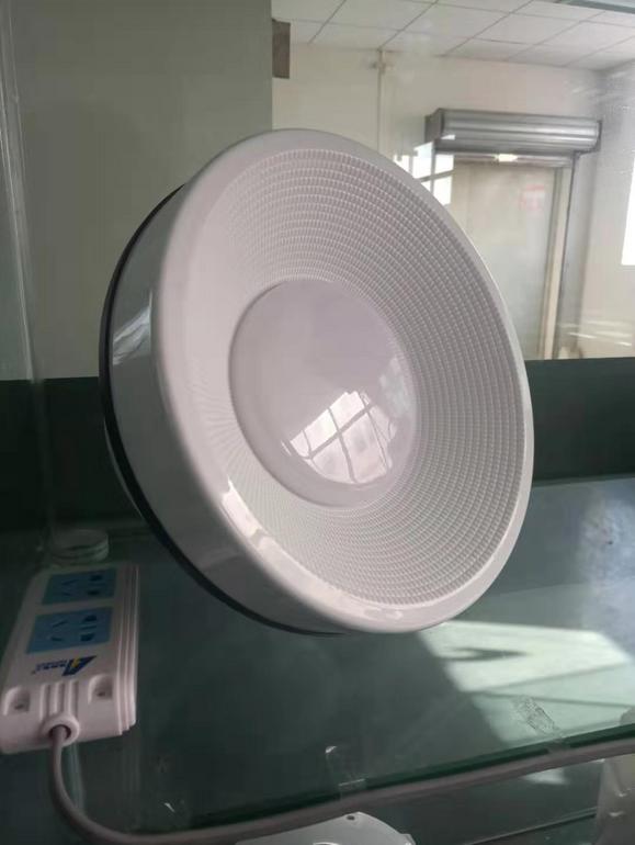 UFO-shaped LED bulb