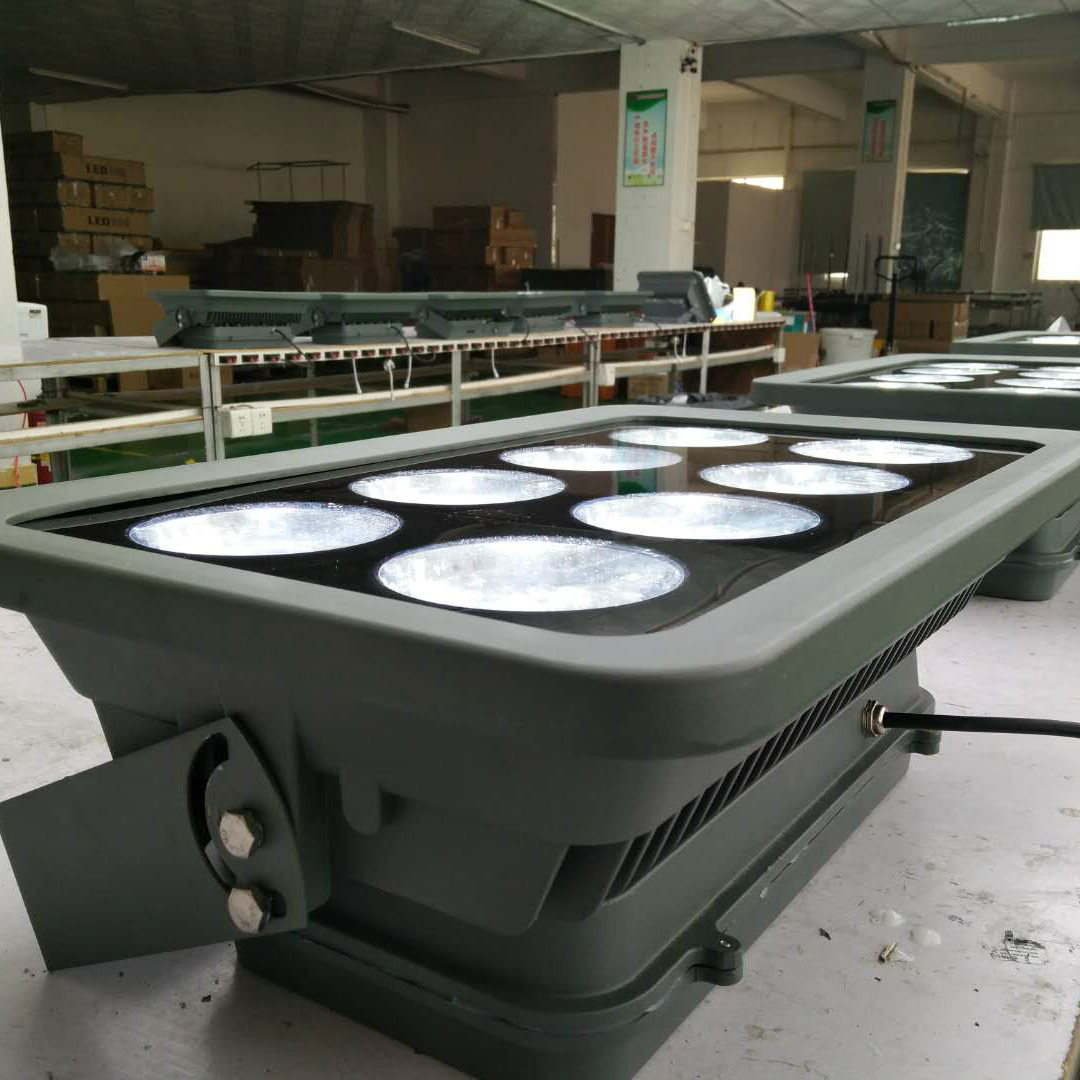 High power concentrated flood lamp series