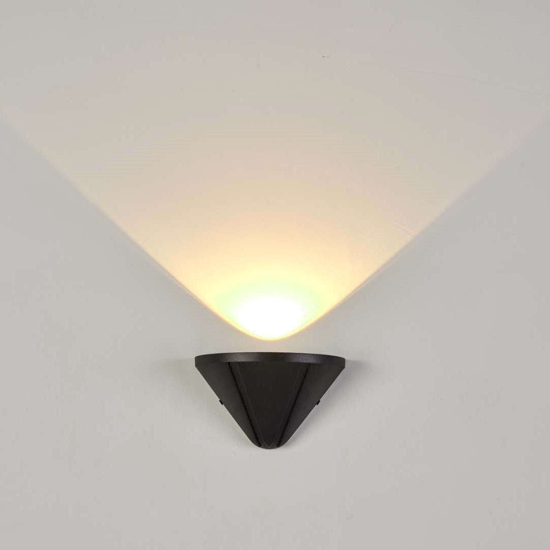 Modern personality triangle simple corridor LED wall lamp