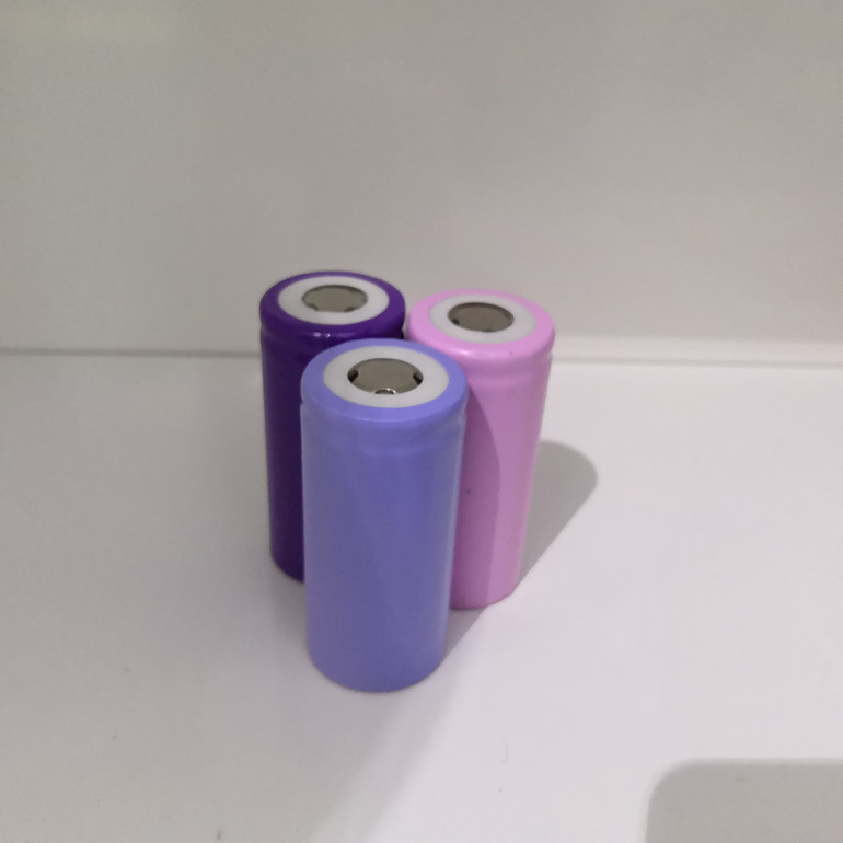 Cylindrical lithium iron phosphate battery