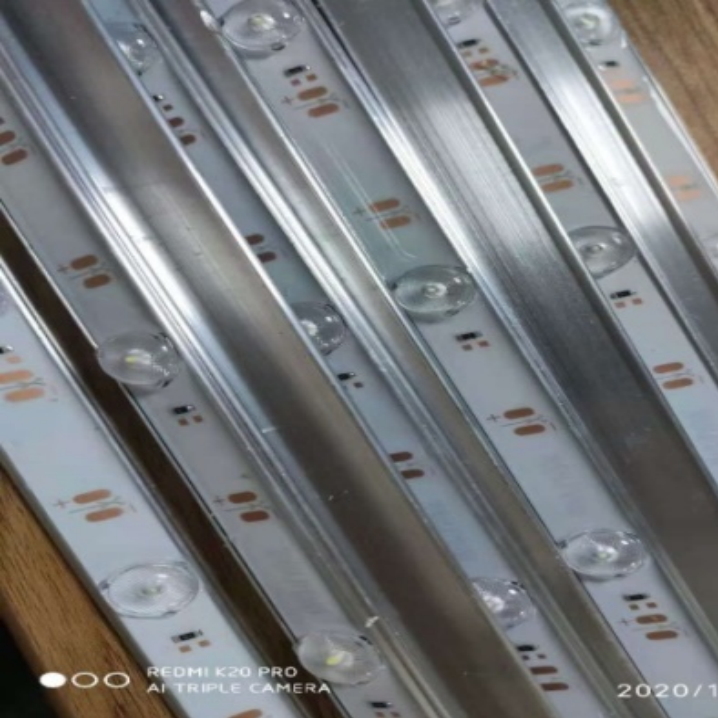 Rainproof diffuse reflection lamp strip