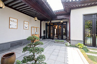 Different Choices and Different Feelings for Chinese Garden Lamps