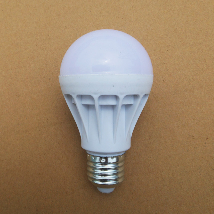 Highlights energy-saving LED imitation ceramic bulb lamps on the balcony of the indoor corridor