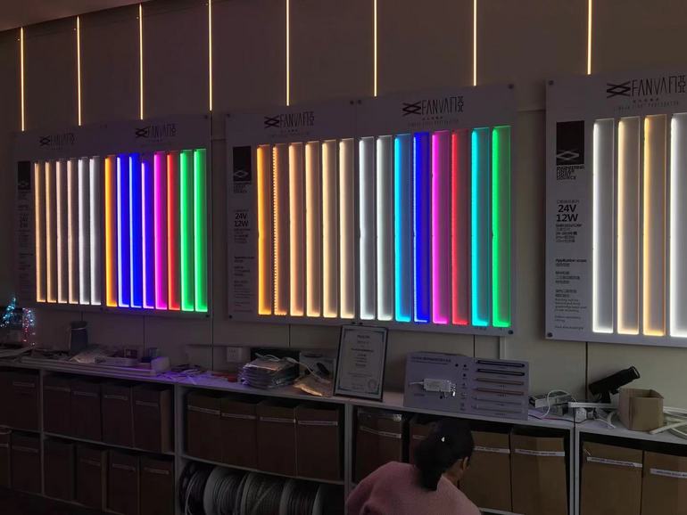 LED colorful multi-color changing decorative aisle outdoor light bar