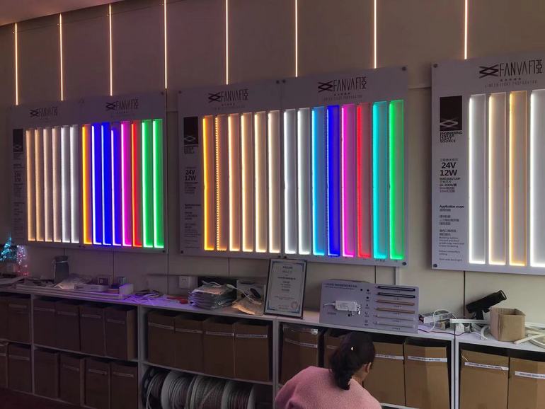 LED colorful multi-color changing decorative aisle outdoor light bar