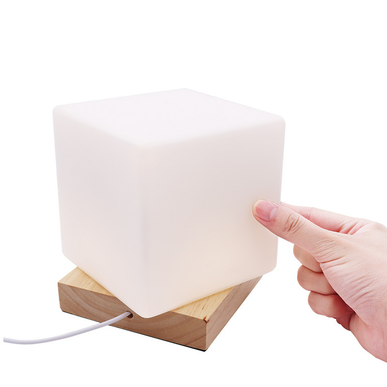 LED indoor square beech wood table lamp with high translucent glass