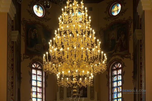 Tips on Choosing Large Chandeliers for Living Room
