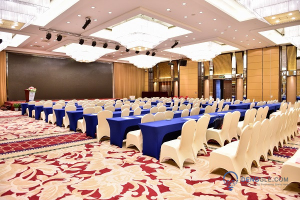 Features of Round Crystal Ceiling Lamp