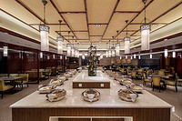 Artistic Beauty of Crafted Chandeliers for Canteens