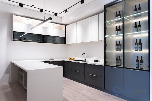 Tips on Choosing Glass Cabinet Lights