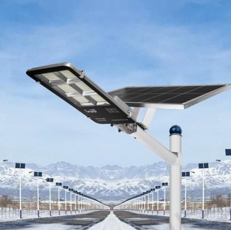 Outdoor high light transmission, impact resistance, energy saving and environmental protection solar street light